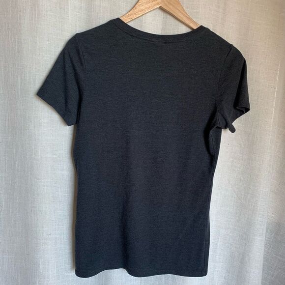 Nike Alabama Crimson Tide Women’s Lg V-Neck T-Shirt Gray with Red Logo - Picture 7 of 13